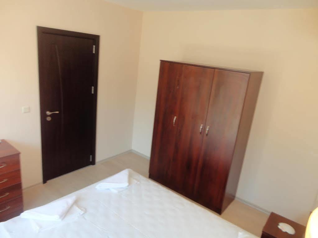 Holiday Apartments In פומורי מראה חיצוני תמונה